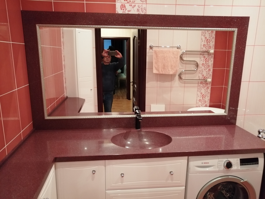 Столешница и зеркало из искусственного камня в ванную комнату. 